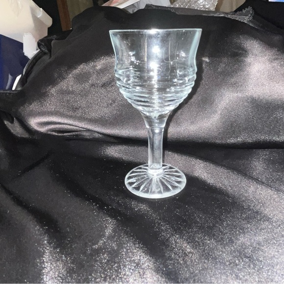 ESTATE SALE FIND! A lot of three vintage crystal glasses - Picture 5 of 9